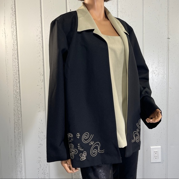 * Kari's Korner Women's Black & Taupe Blazer with Top Sz 22W - Picture 4 of 10